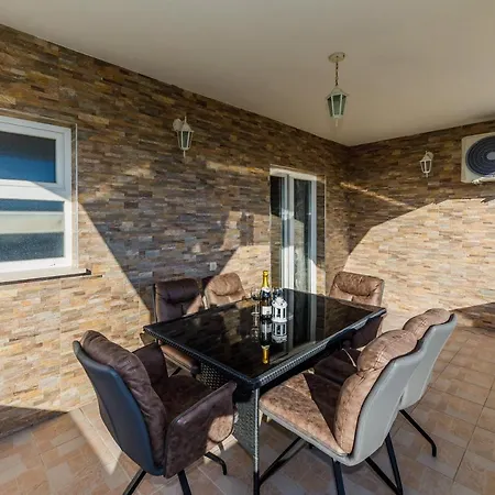 Kwatera prywatna Lamarin *