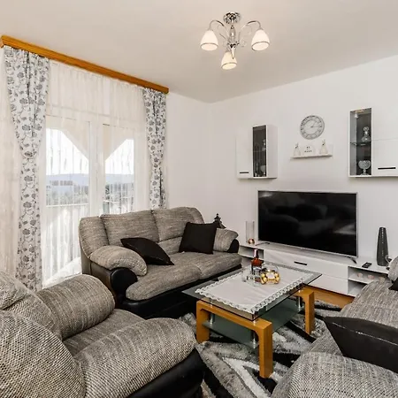 Lamarin Ostanak kod kuće *