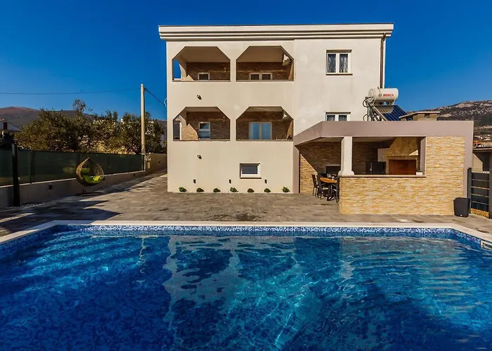 Lamarin בית אירוח *