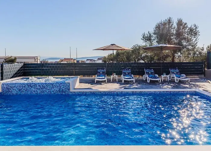 Lamarin בית אירוח Kaštela