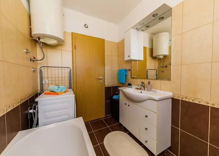 Homestay Lamarin Kastela