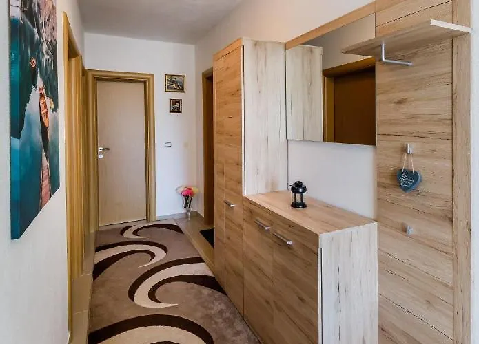 Lamarin Homestay Kastela