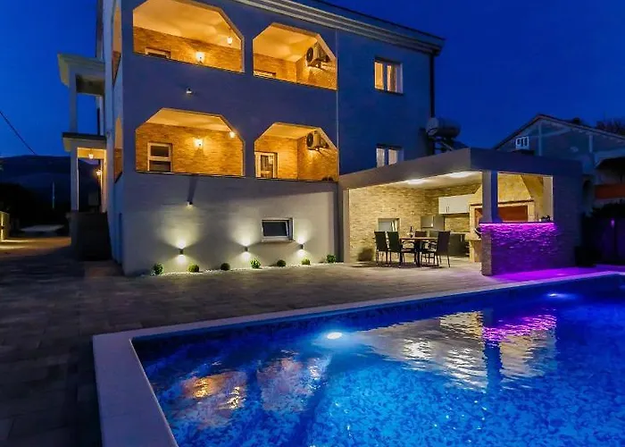 Lamarin Homestay Kastela