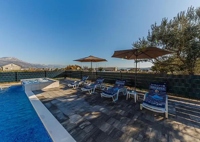 Lamarin Homestay Kastela